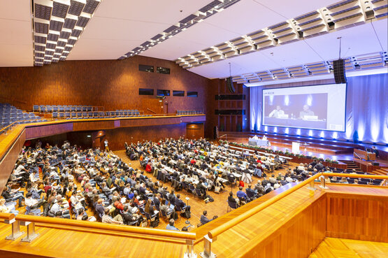 HPLC - International Symposium on High Performance Liquid Phase Separations and Related Techniques 图片 3