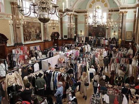 Newark International Antiques & Collectors Fair (October)