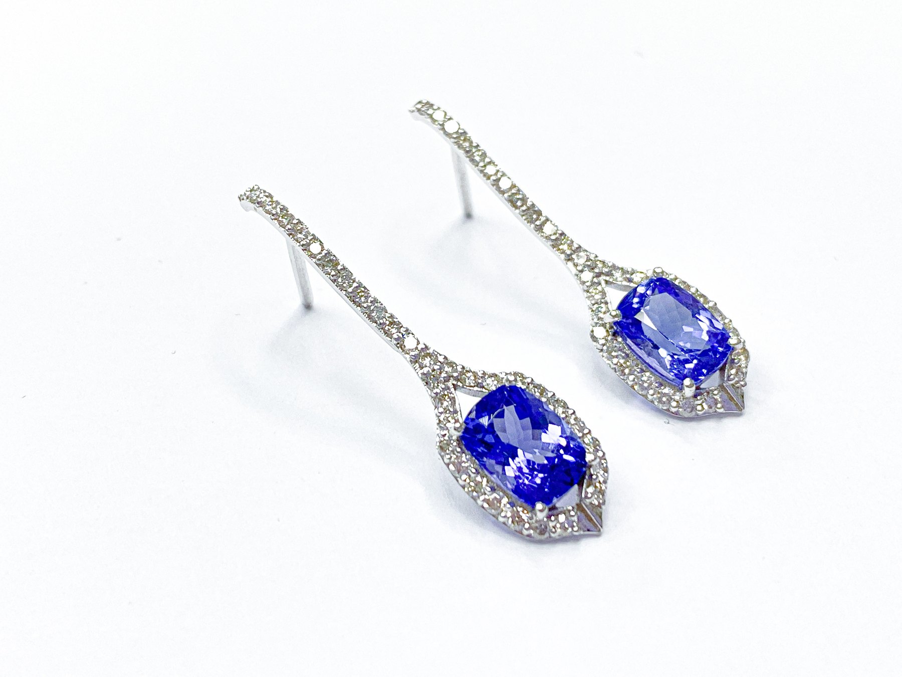 Medallion Jewels Co.,Ltd - 1